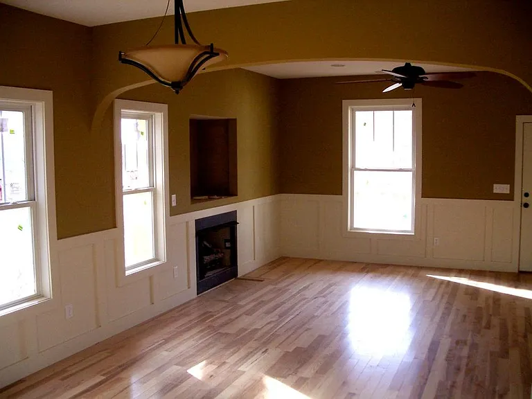 210 Wellington St — Photo 6