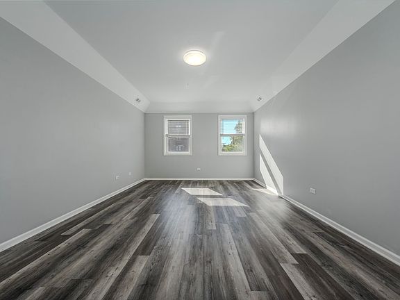 5th image of 9 W Quincy St