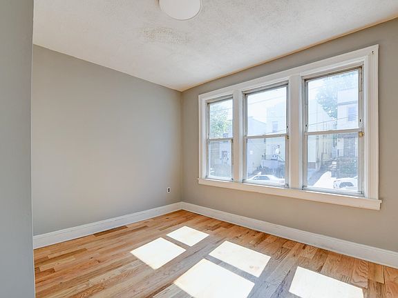 5th image of 667 Liberty Ave #1