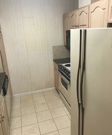 3rd image of 1 Towers Park Ln APT 515