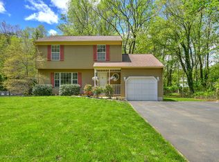 26 Moorehouse Rd, New Egypt, NJ 08533