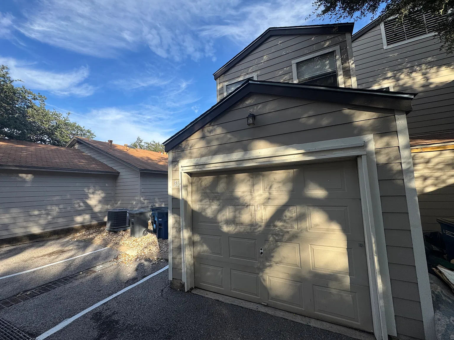 2 bed, 2.5 bath, 2212 sqft, $1,595 — Photo 1