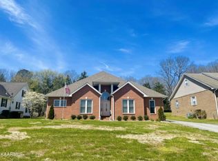 221 Fyke Dr, Athens, TN 37303