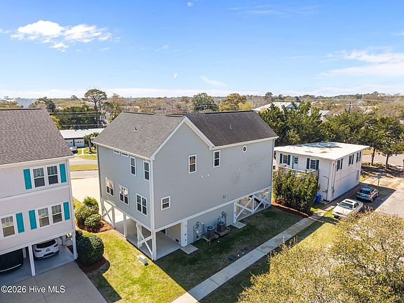 4th image of 310 Harper Avenue #3b