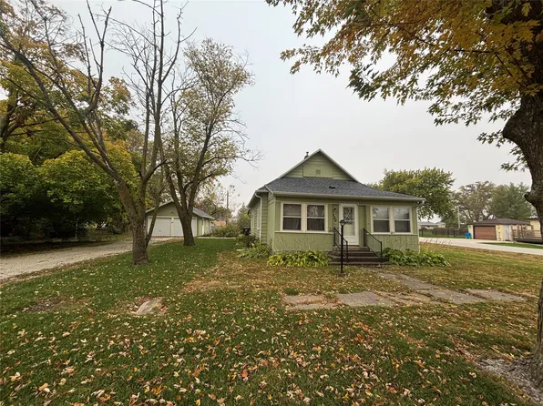 120 N Walnut Ave, Woodward, IA 50276