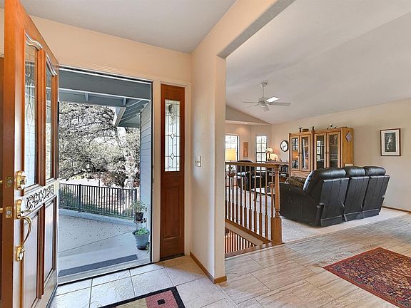 3rd image of 260 Mistletoe Ct #89/2