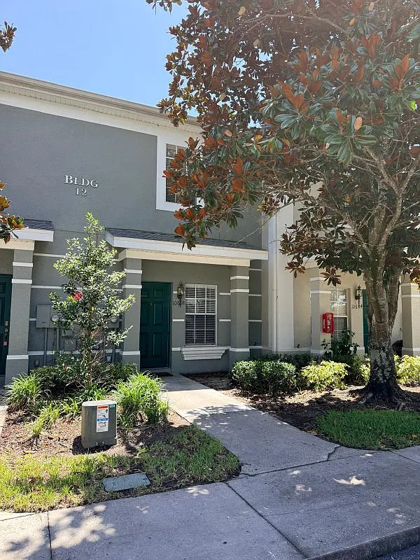 2 bed, 2.5 bath, 987 sqft, $2,100 — Photo 1