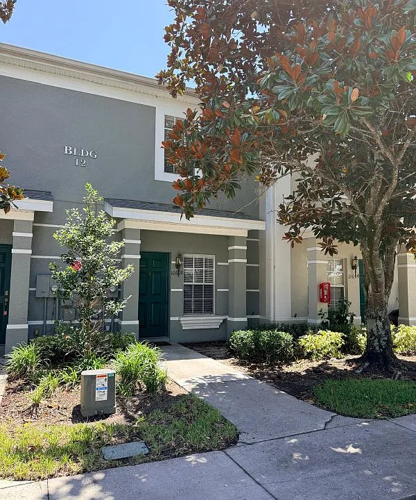 10608 Savannah Wood Ct