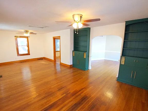 3rd image of 2606 School Ave