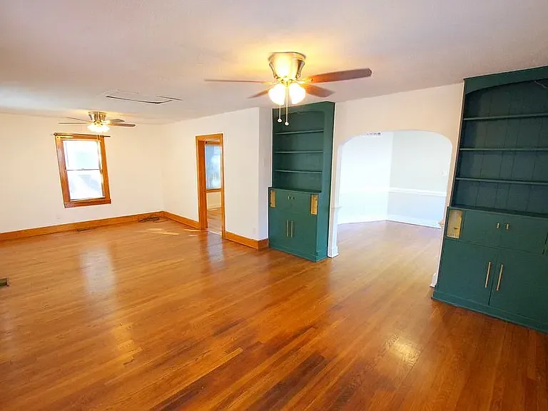 2606 School Ave — Photo 3
