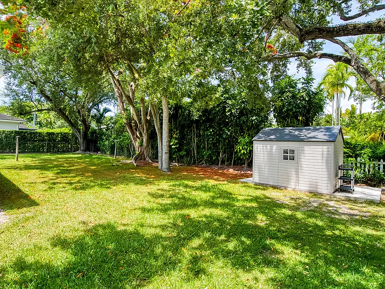7800 SW 57th Ct — Photo 35