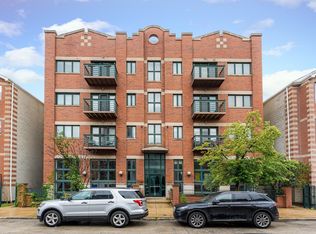 2033 W Superior St APT 1E, Chicago, IL 60612