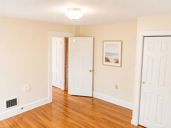 4th image of 8 Richardson St APT 3