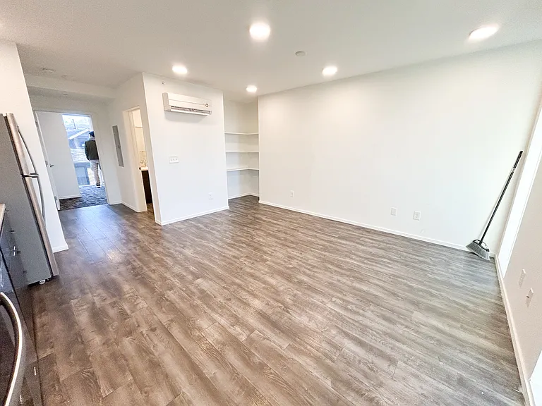 206 Fairfax Ave #103 — Photo 4