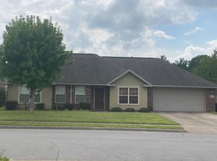 1904 W Countryside Ln, Rogers, AR 72758