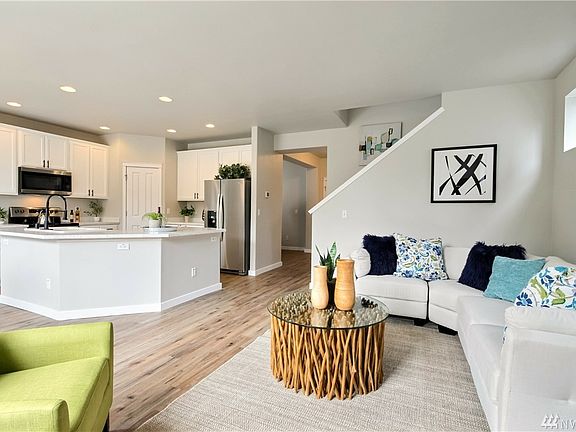3rd image of 9806 187th Street Ct E