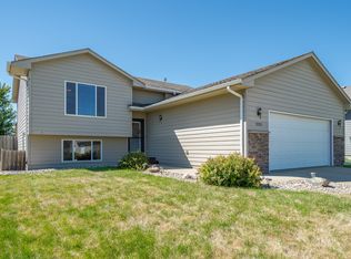 5929 S Dublin Ave, Sioux Falls, SD 57106