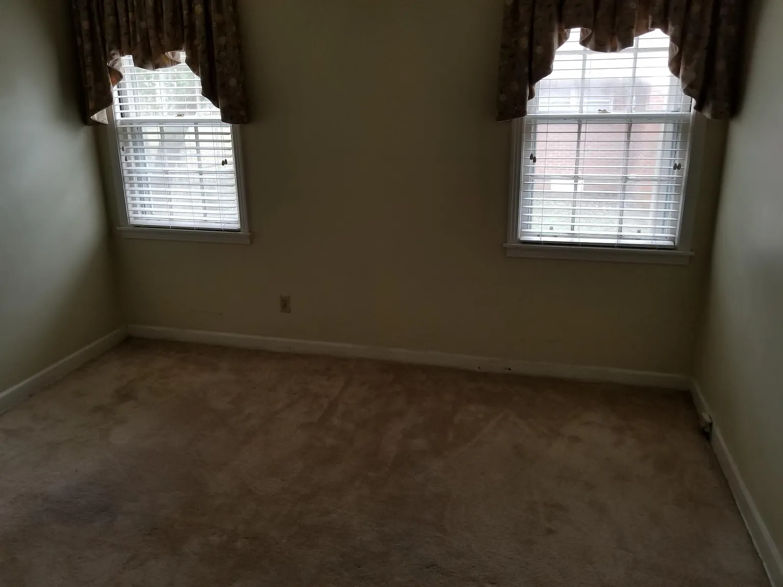 5381 Laurie Ln — Photo 2