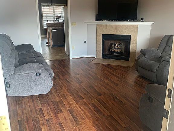 5th image of 4020 Sunrise Cir