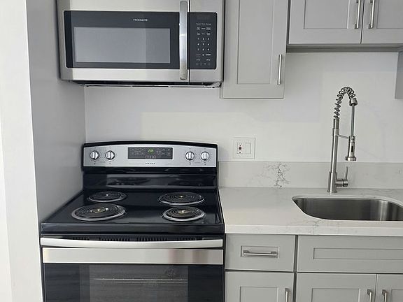 5th image of 3706 Mentone Ave #9