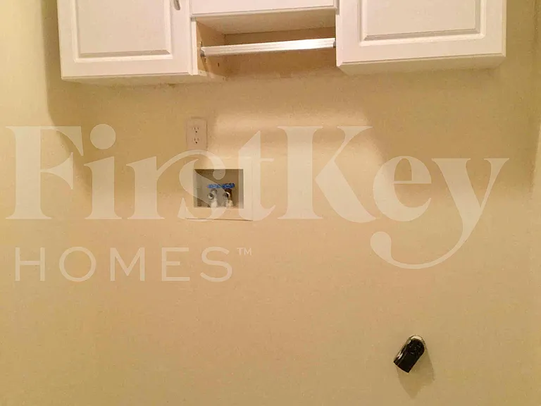 10703 Regis Ct — Photo 12