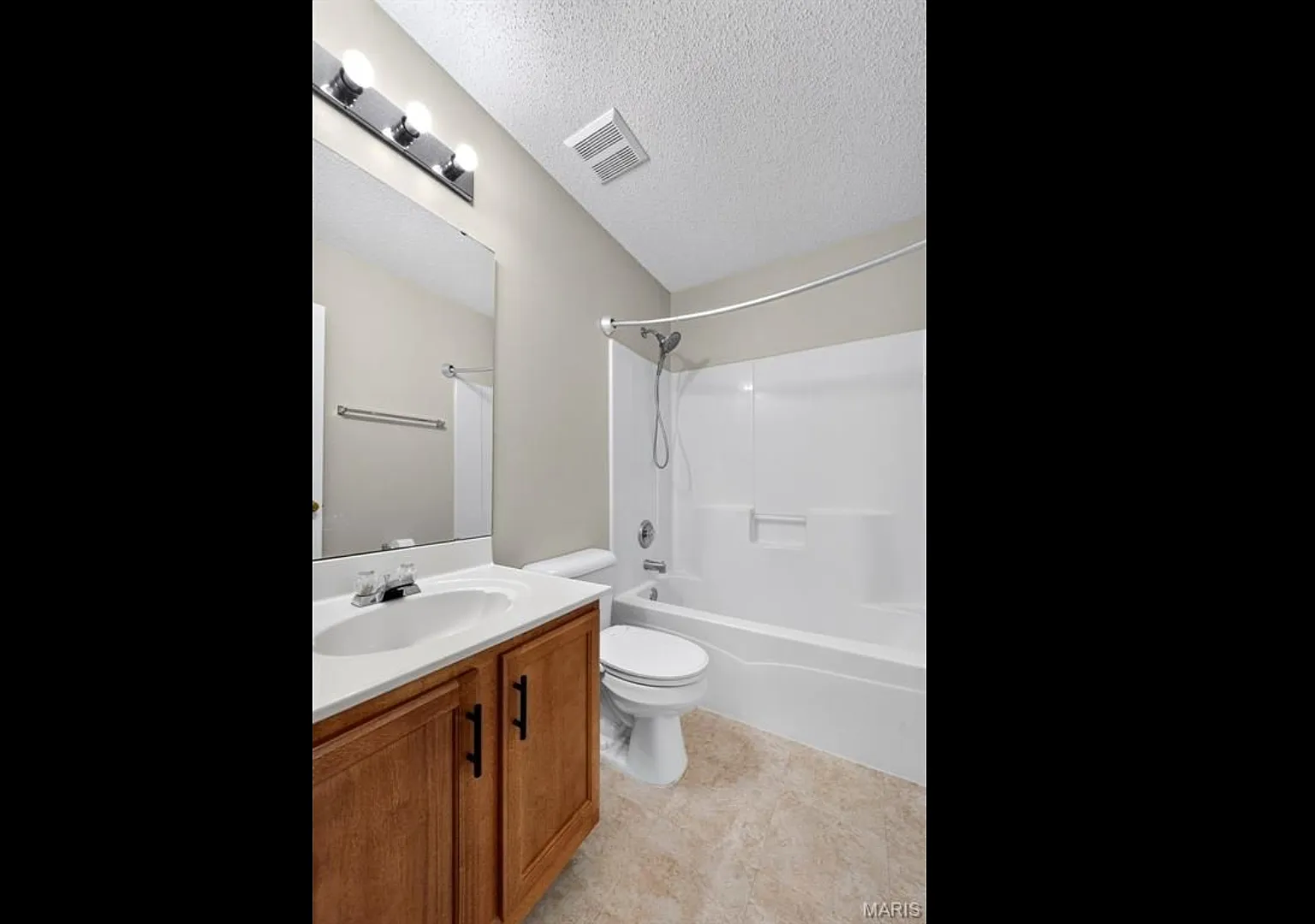 3 bed, 1418 sqft, $2,000 — Photo 4
