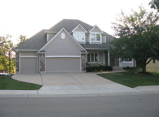 5720 NE Coral Dr, Lees Summit, MO 64064