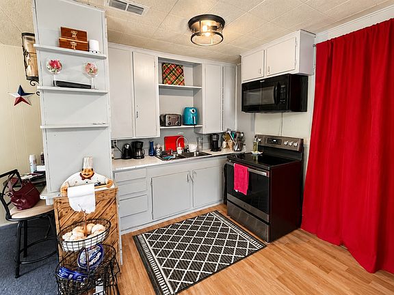 5th image of 112 Shobert Dr
