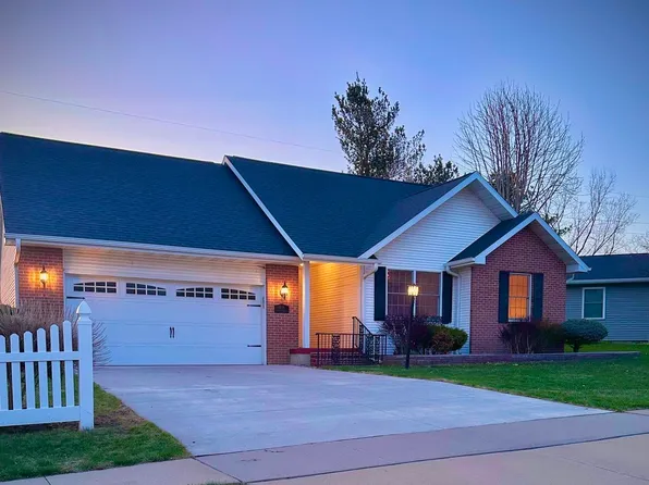 4515 Quesada Ct, Cedar Falls, IA 50613