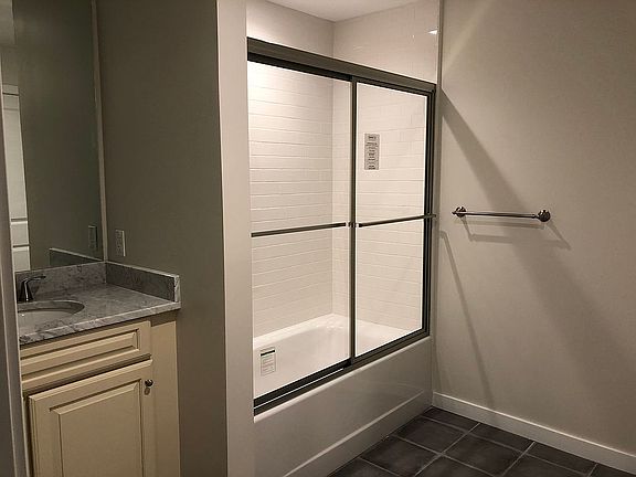 3rd image of 125 Harbour Close
