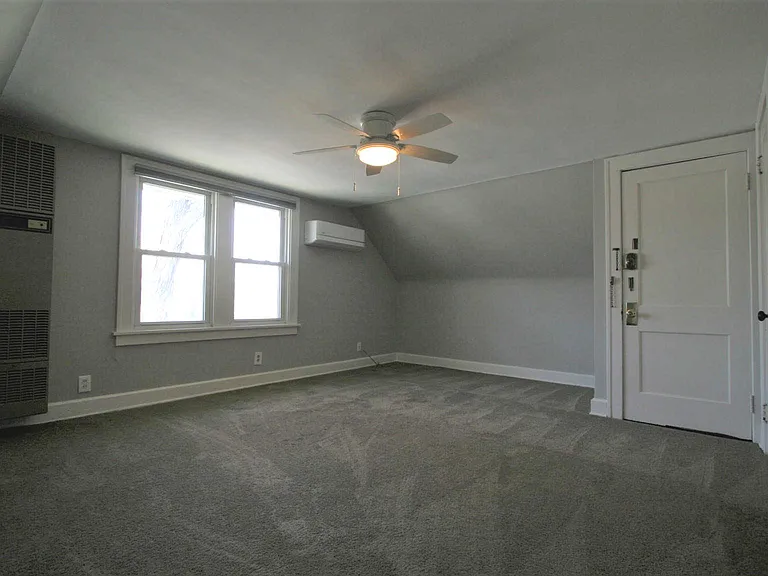 13823 Clifton Blvd #3 — Photo 8
