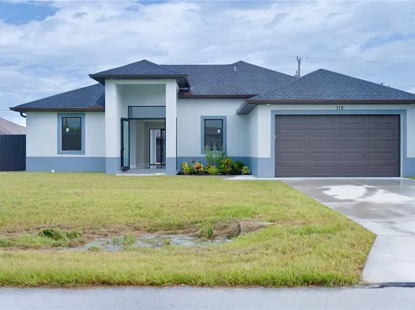 2220 NE 9th Place Cpe, Coral, FL 33909