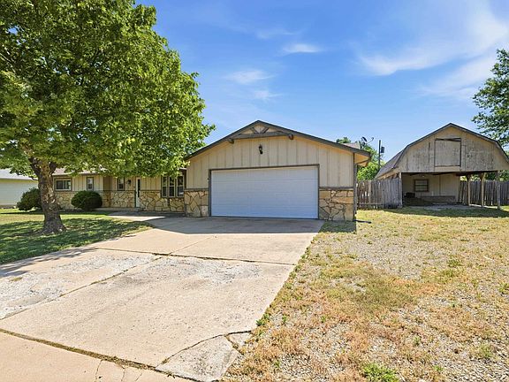 3rd image of 504 N Ridge Way Rd