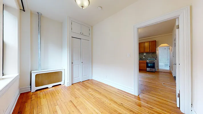 Rented by Bond New York | media 30