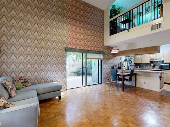 3036 S Oakland Forest Drive #2703, Oakland Park, FL 33309