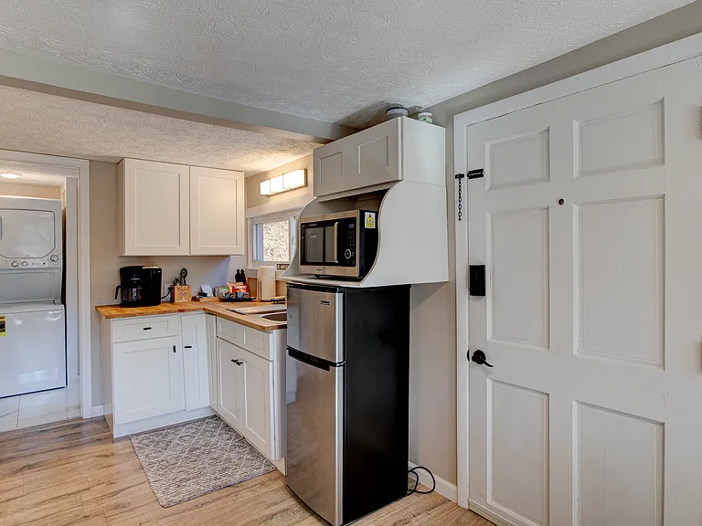 4403 Strawberry Plains Rd — Photo 2