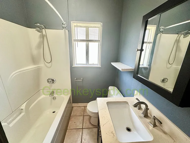 806 SE 45th Ave — Photo 17