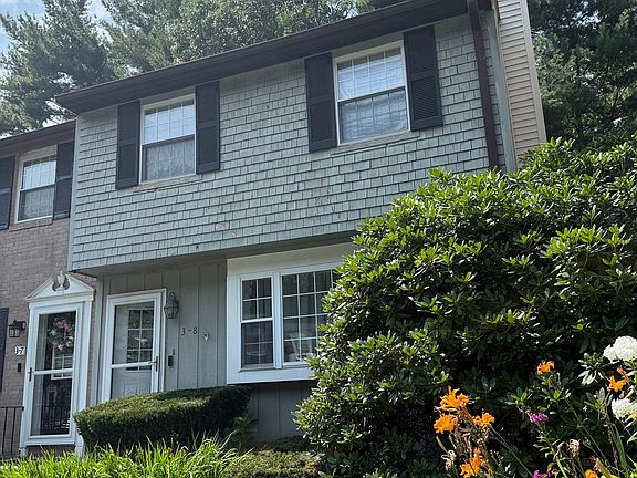2nd image of 3 Treetop Ln #8