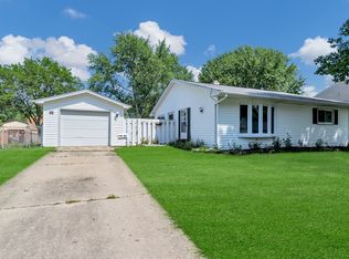 11 Ridgefield Rd, Montgomery, IL 60538