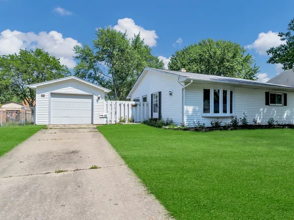 11 Ridgefield Rd, Montgomery, IL 60538