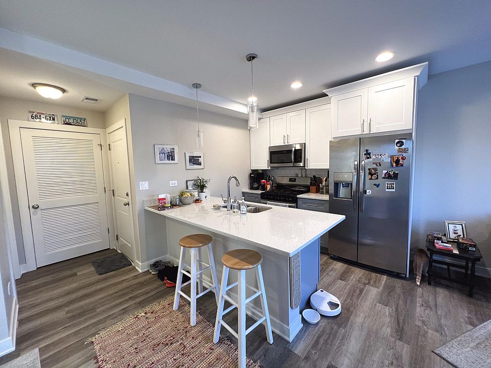 1st image of 3603 W Ainslie St #2S