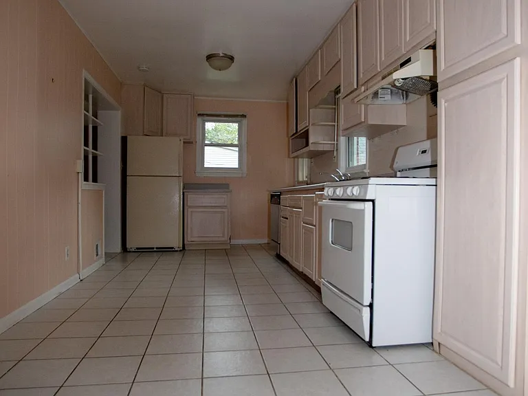 2849 Rogers Dr — Photo 10