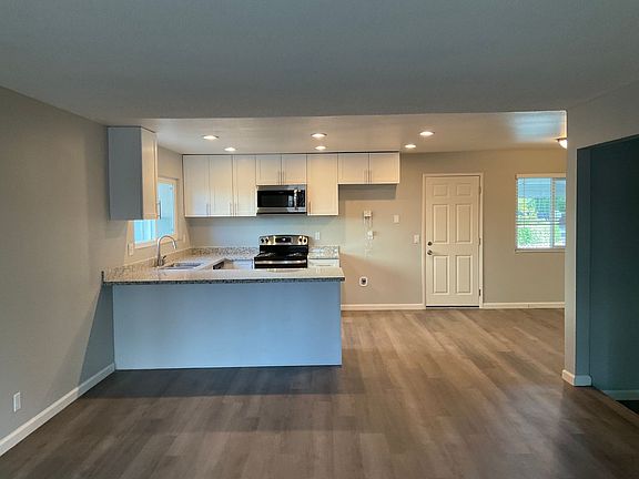 4th image of 2901 Owens Ct