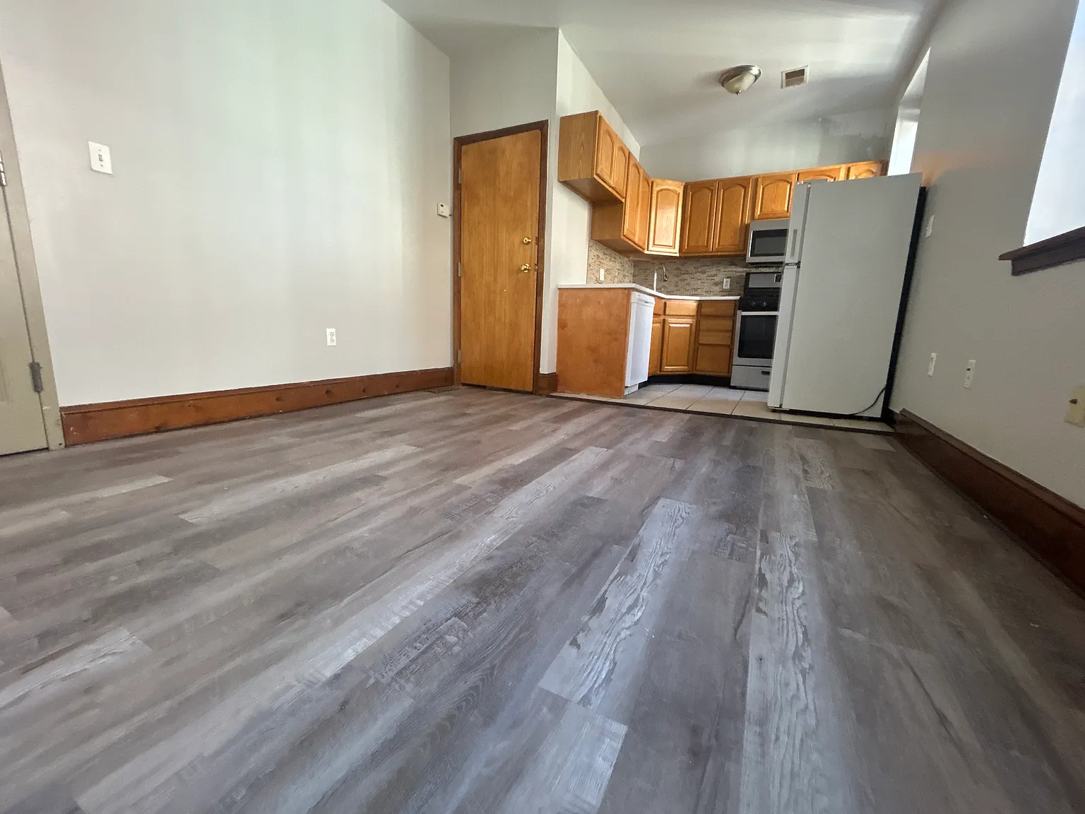 1 bed, $900 — Photo 4