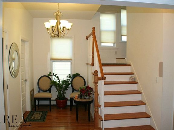 4th image of 196 Hillside Ave