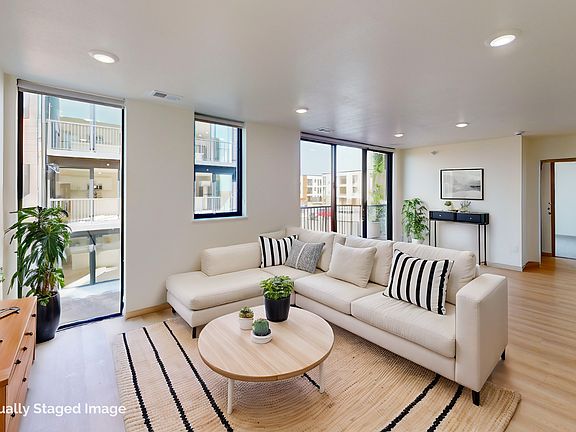 3rd image of 301 S Dianne St #45706677