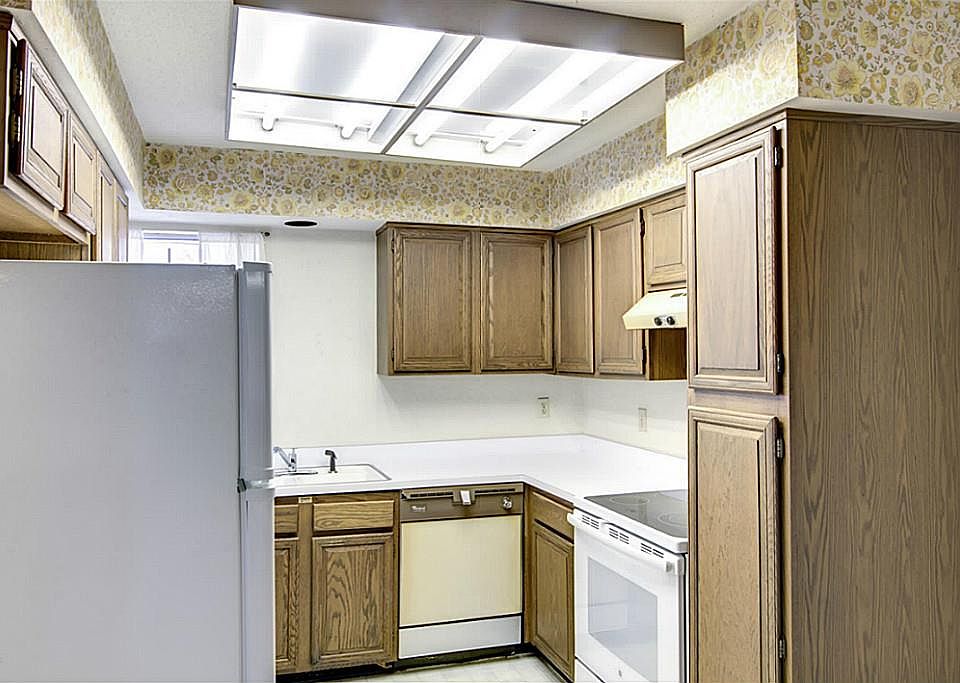 1st image of 5839 Village Forest Ct