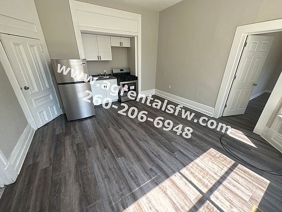 3rd image of 1302 W Washington Blvd APT 1