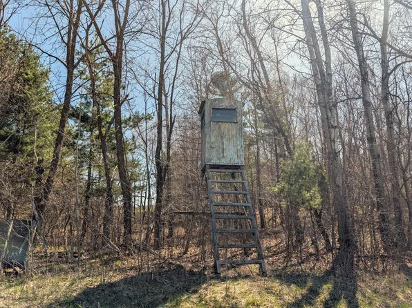 40th St, Clayton, WI 54004