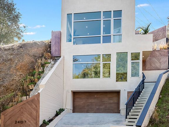 2nd image of 2407 N San Marco Dr